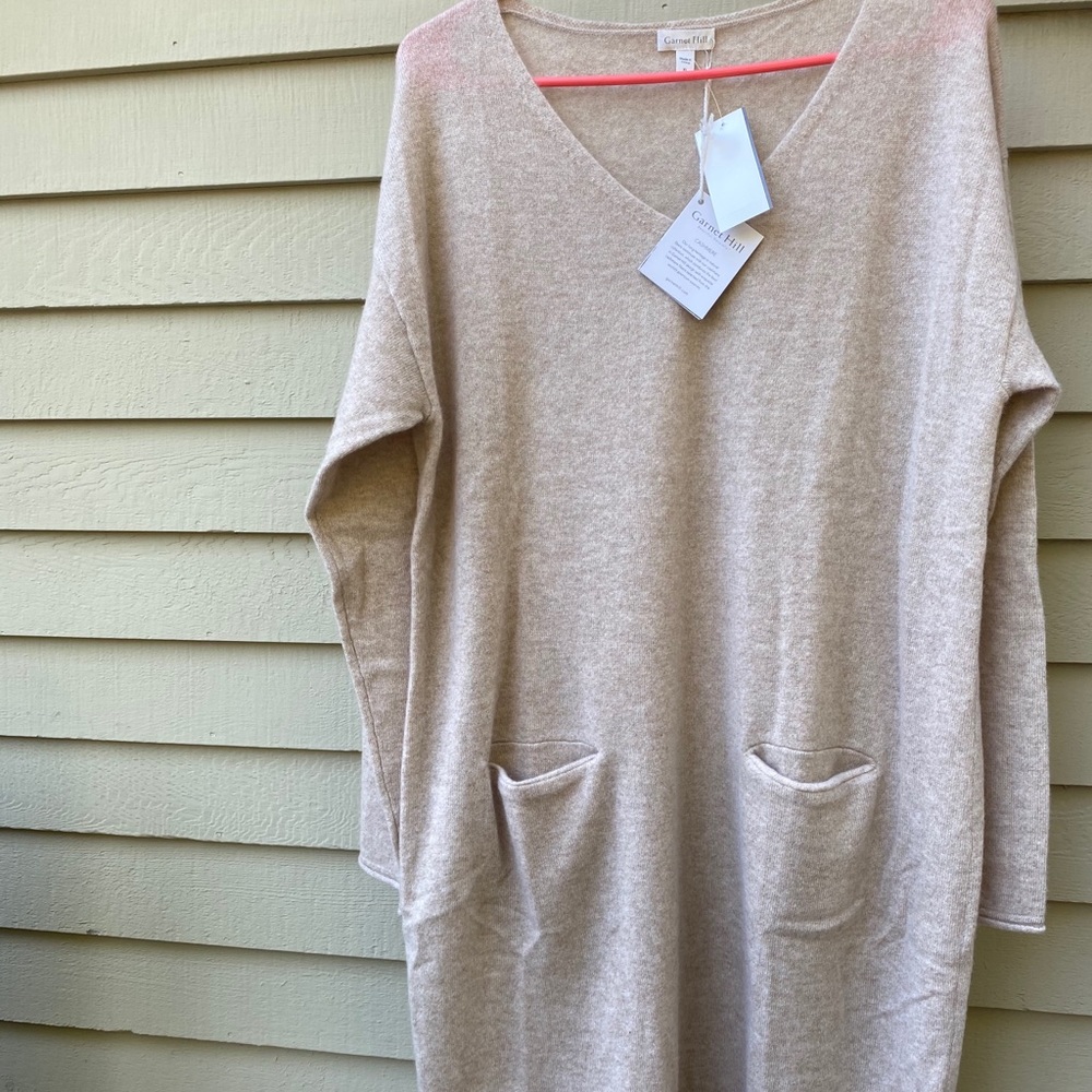 Cashmere dress v neck with pockets